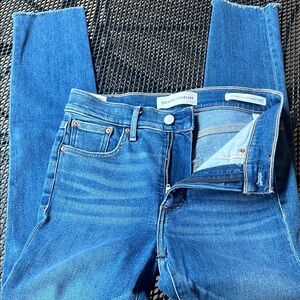 Denim Forum The Nico Mid Rise skinny crop jeans